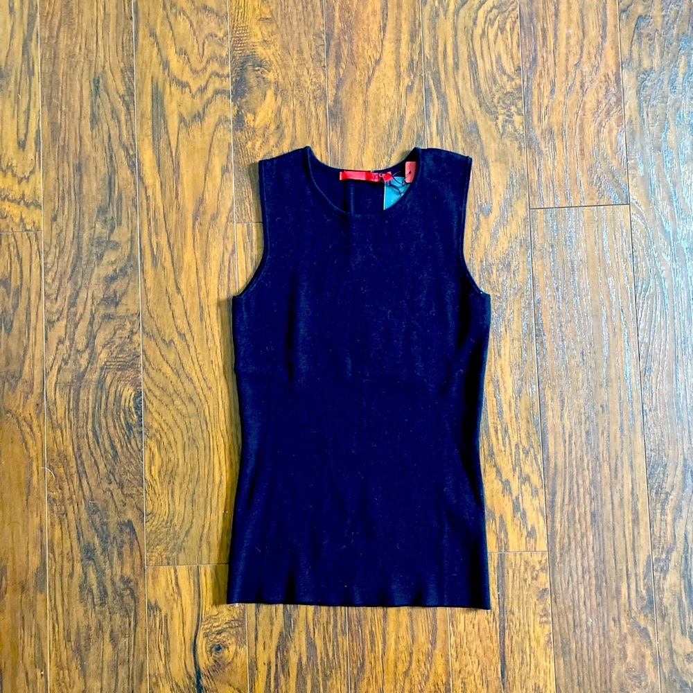 NEW Red Brand Sleeveless Sweater Size L